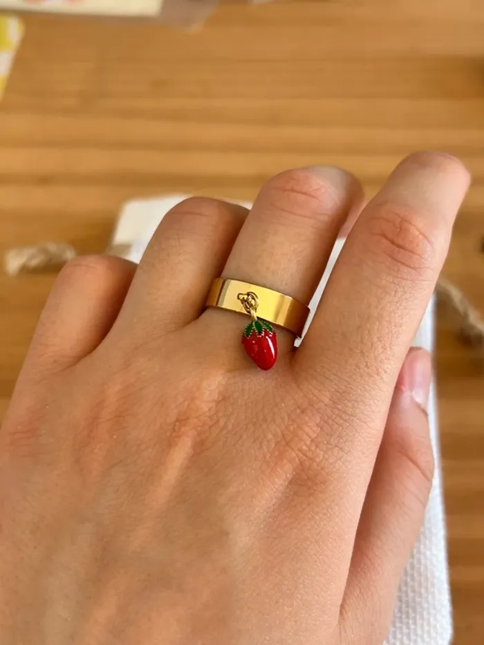 Bague fraise kawai vintage - photo numéro 5