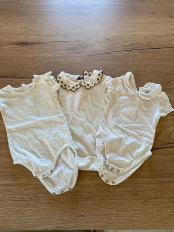 Lot 3 bodys avec col