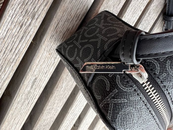 Sacoche Calvin Klein - photo numéro 3