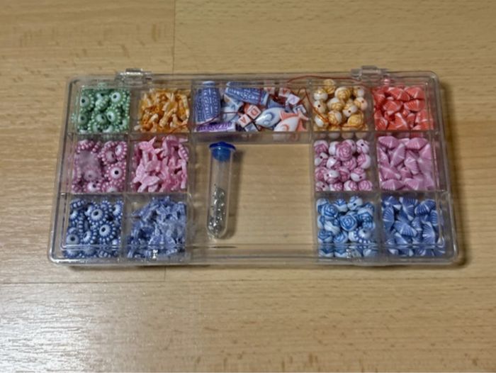 Set de perles roses papillons