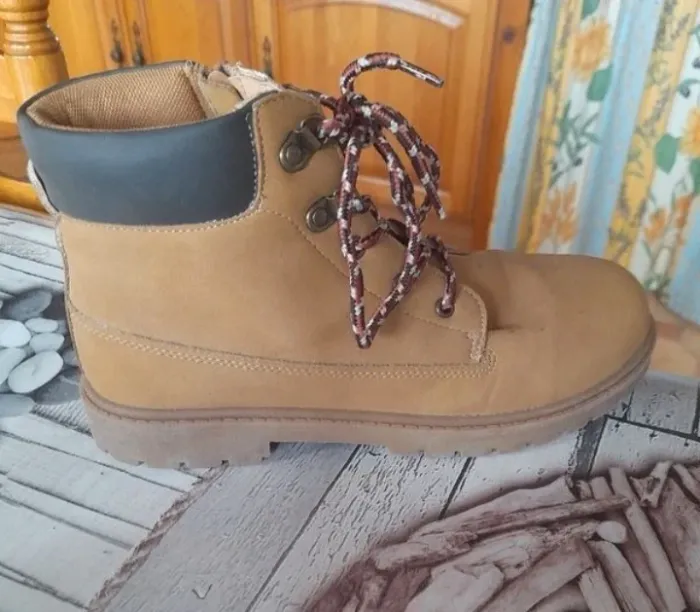 Chaussures montantes  taille 36 - photo numéro 4