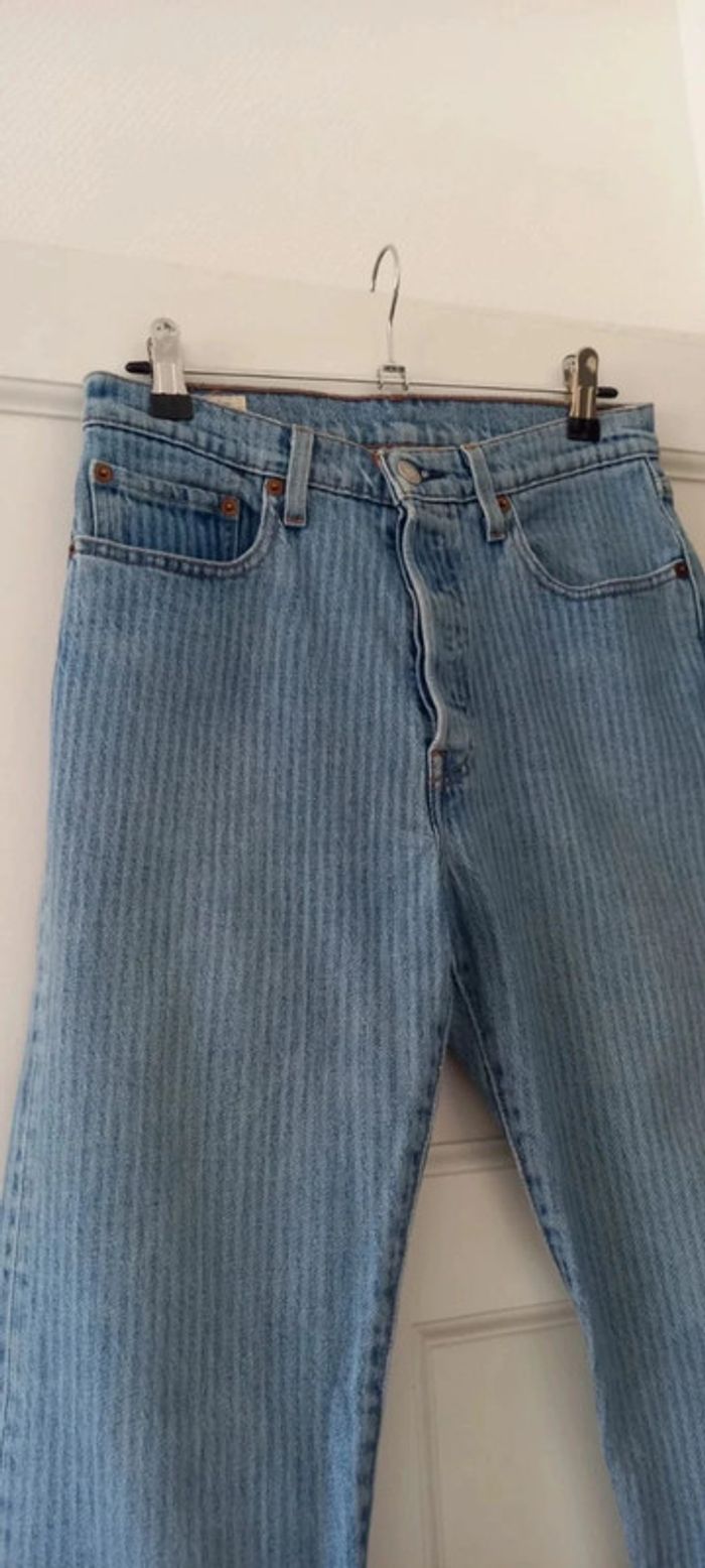 Jean Levi's 501 W26 L26 rayé bleu et blanc - photo numéro 3