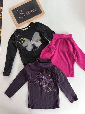 Lot de 3 T-shirts manches longues en très bon état