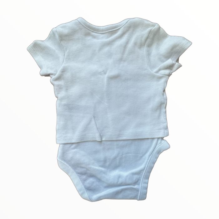 Body t-shirt Primark 3 - 6 mois TBE (2€) - photo numéro 3