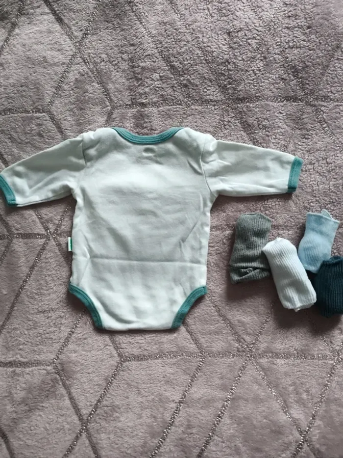 Lot de 12 vêtements + 4 paires de chaussettes 1 mois - photo numéro 18