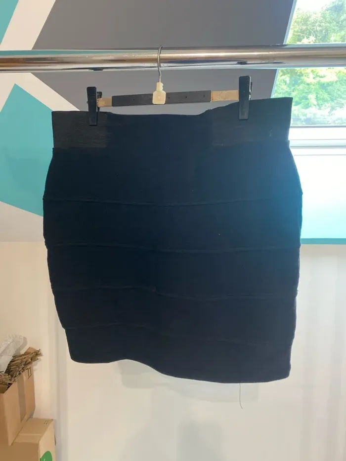 Jupe courte noir - photo numéro 2