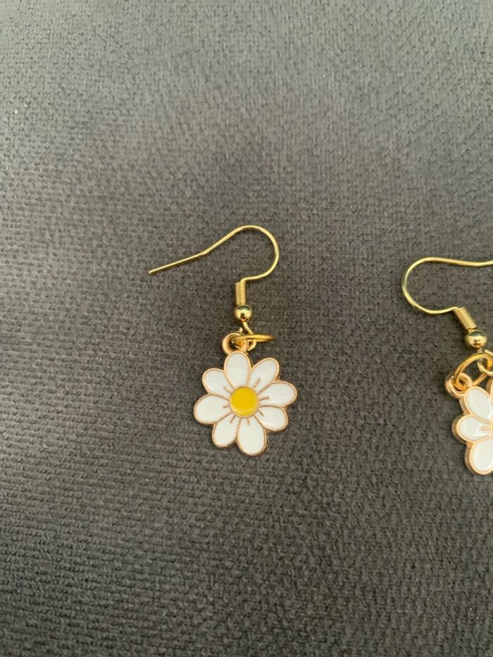boucles d'oreilles fleurs - photo numéro 2