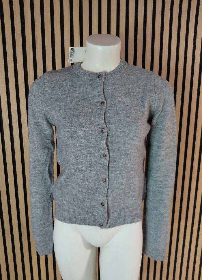 Très joli cardigan gris H&M 🖤 - photo numéro 4