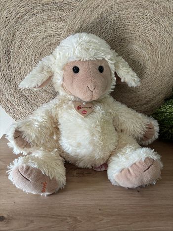 Doudou mouton agneau écru beige cœur bussi trudi
