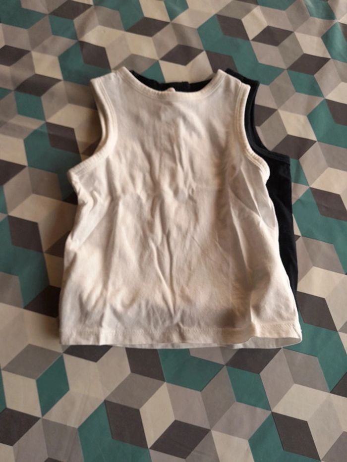 2 débardeurs neuf sans étiquette 9 mois Kiabi - photo numéro 3