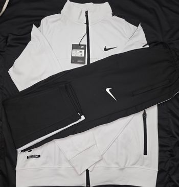 Ensemble de sport blanc et noir