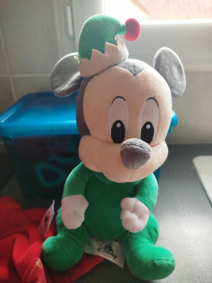 Peluche mickey noël de Disneyland Paris - photo numéro 2