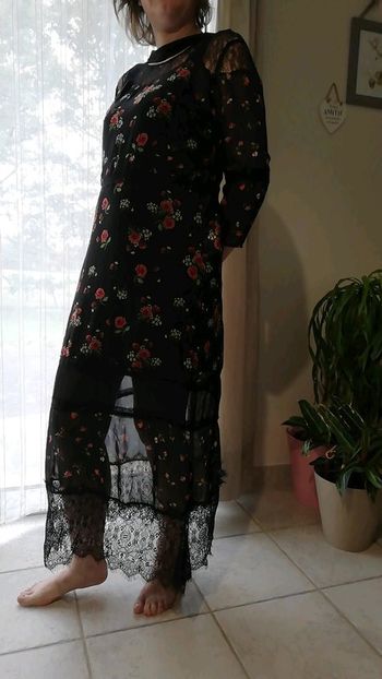 Robe longue fleurie dentelle à manche neuve