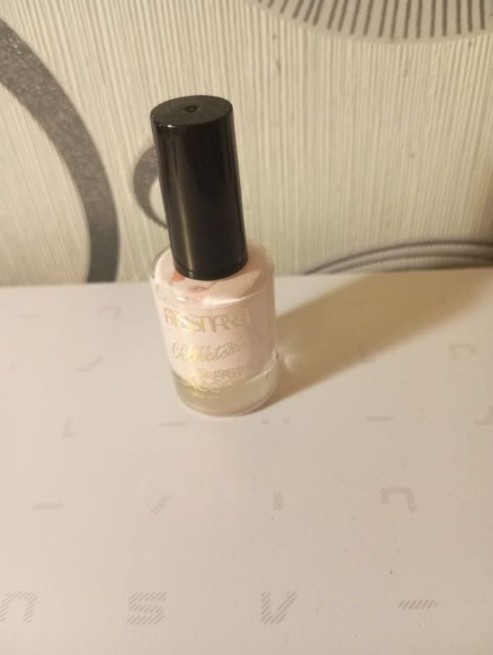 Vernis à ongles "Astra" rose clair