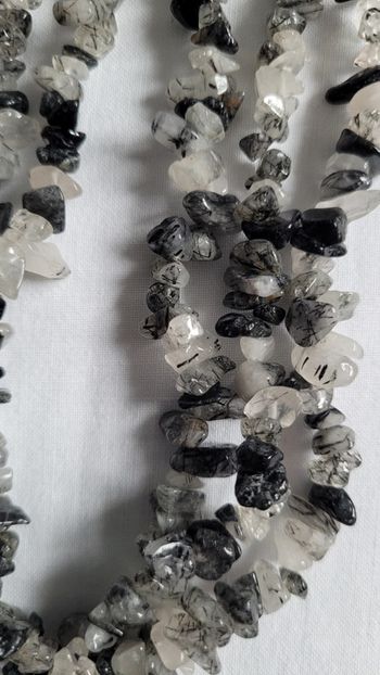 Collier 3 rangs perles en verre neuf