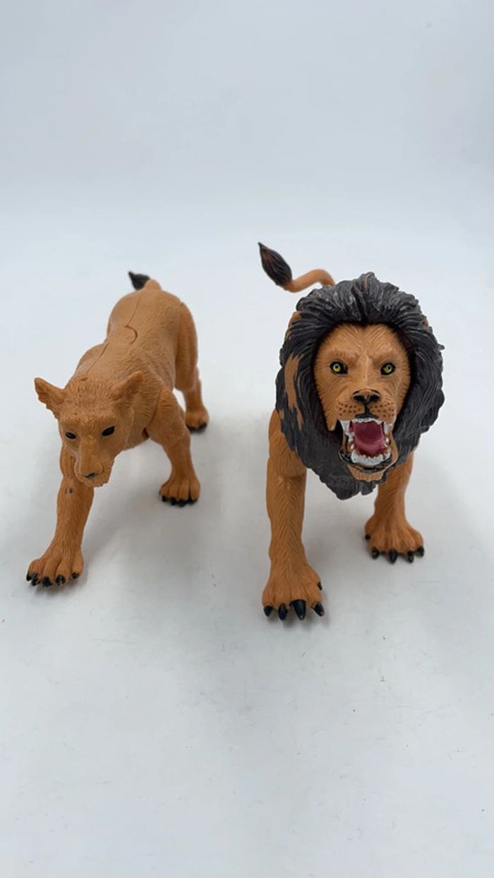 Figurines articulés Lion et lionne 18 cm et 12 cm - photo numéro 2