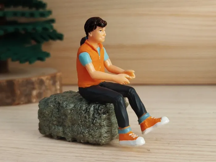 Schleich personnage femme brune qui conduit - photo numéro 2