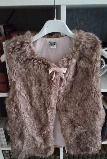 Boléro fourrure sans manches "Tape à l'œil" neuf