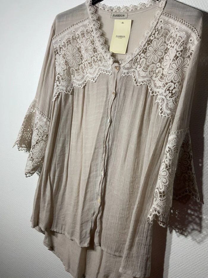 Chemisier en dentelle femme taille unique (44-48)- E&F - neuf avec étiquette - photo numéro 2