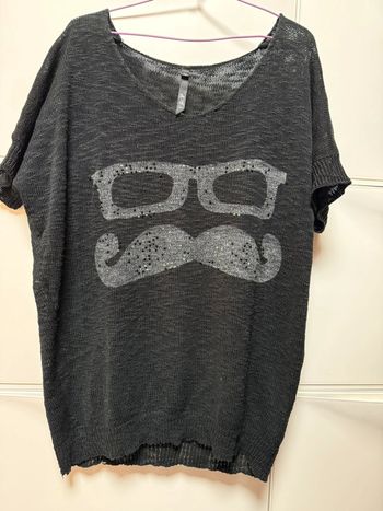 Pull t-shirt manche court femme noir avec moustache lunette taille unique F&P