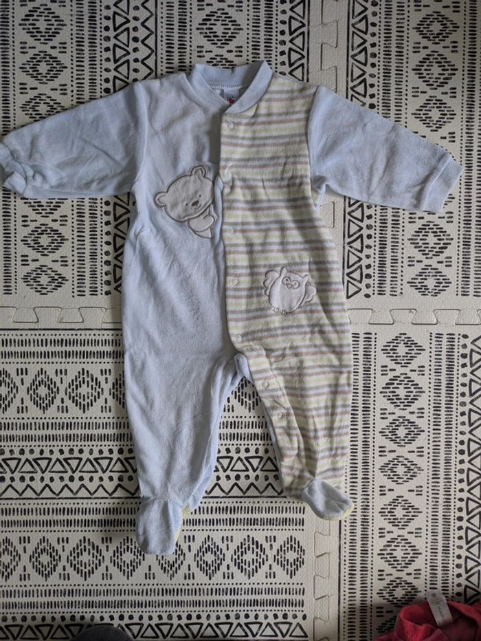 Lot pyjamas 12 mois - photo numéro 3