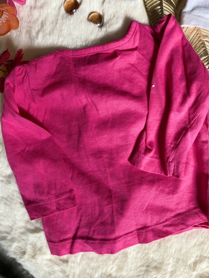 👚 Lot t-shirts manches longues - Blanc & Fuchsia - TBE - bebe fille Taille 9 mois🌺 - photo numéro 8