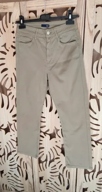 Pantalon 7/8 ème kaki T 36 Ober