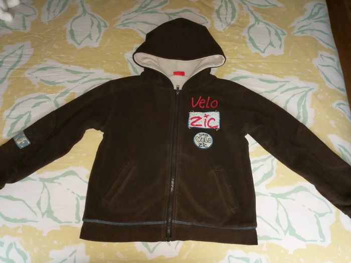 Veste polaire à capuche