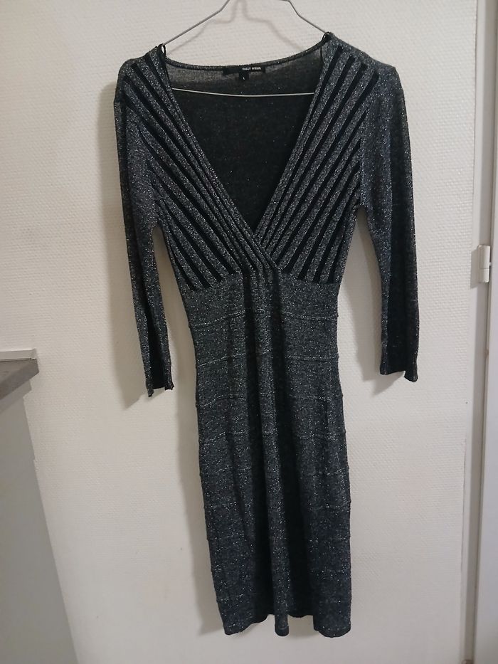 Robe femme paillete taille L couleur gris marque tally  weijl tres bonne etat - photo numéro 3