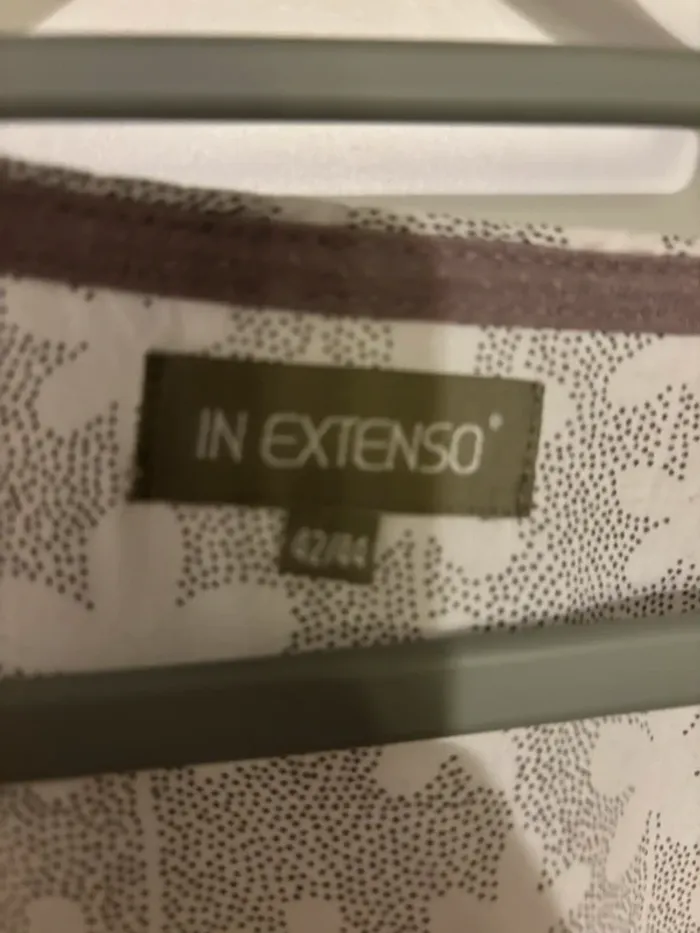 Top femme col V In extenso taille 42/44 en très bon état - photo numéro 4