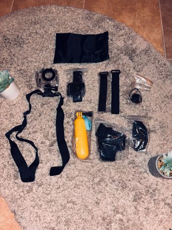 Lot accessoires GoPro – supports, sangle, poignée flottante, boîtier étanche 🎥