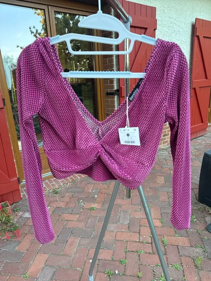 Magnifique croc top bershka neuf avec étiquette