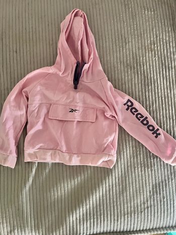 Ensemble reebook rose avec capuche et poche 