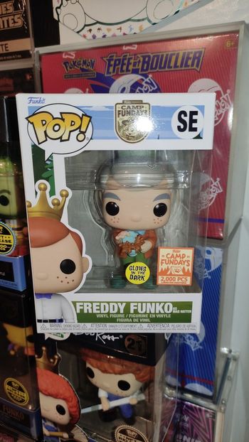 Pop funko figurine Freddy funko as mad Hatter 2000 PCS Glow camp fundays 2023