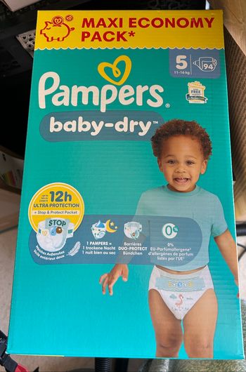 Maxi économie pack Pampers baby dry t5