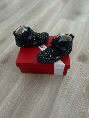 Kickers marine  à fleurs  23