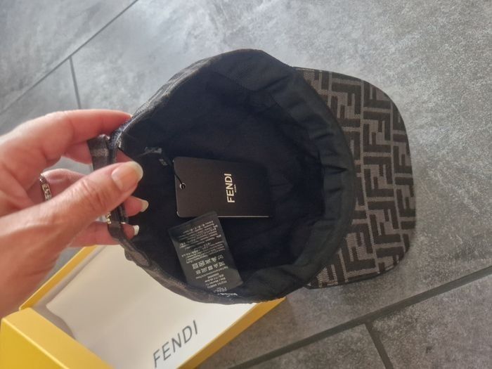 Casquette Fendi NEUVE - photo numéro 5