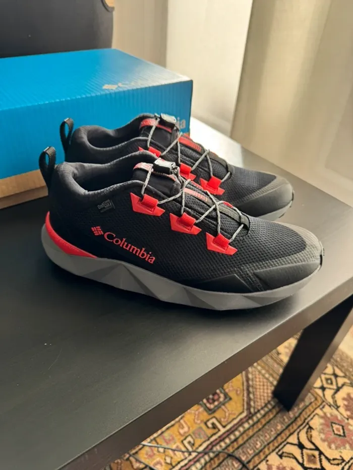 Columbia Centennial Trail Outdry taille 40 noir rouge corail