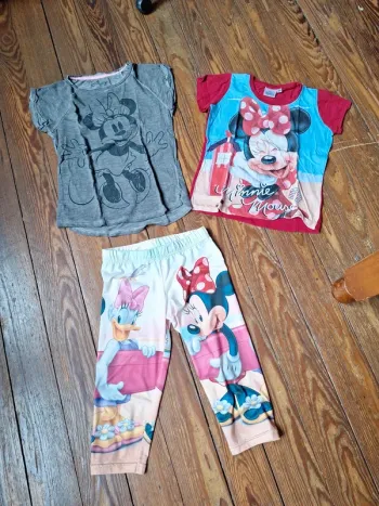 Lot de 2 tee shirt minnie+ 1 leggings