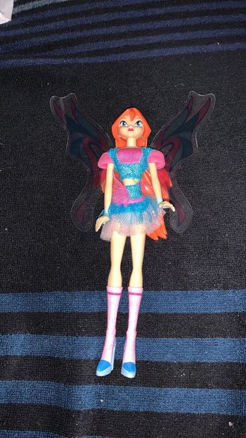 Poupée winx bloom