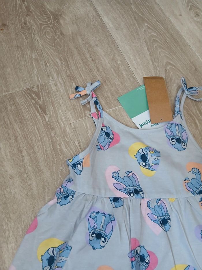 Robe neuve Stitch 5 ans - photo numéro 2
