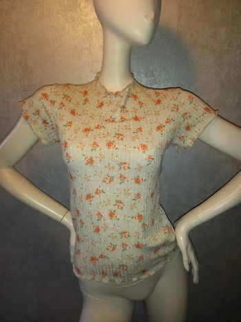 tee shirt vert pastel fleurie taille 36/38