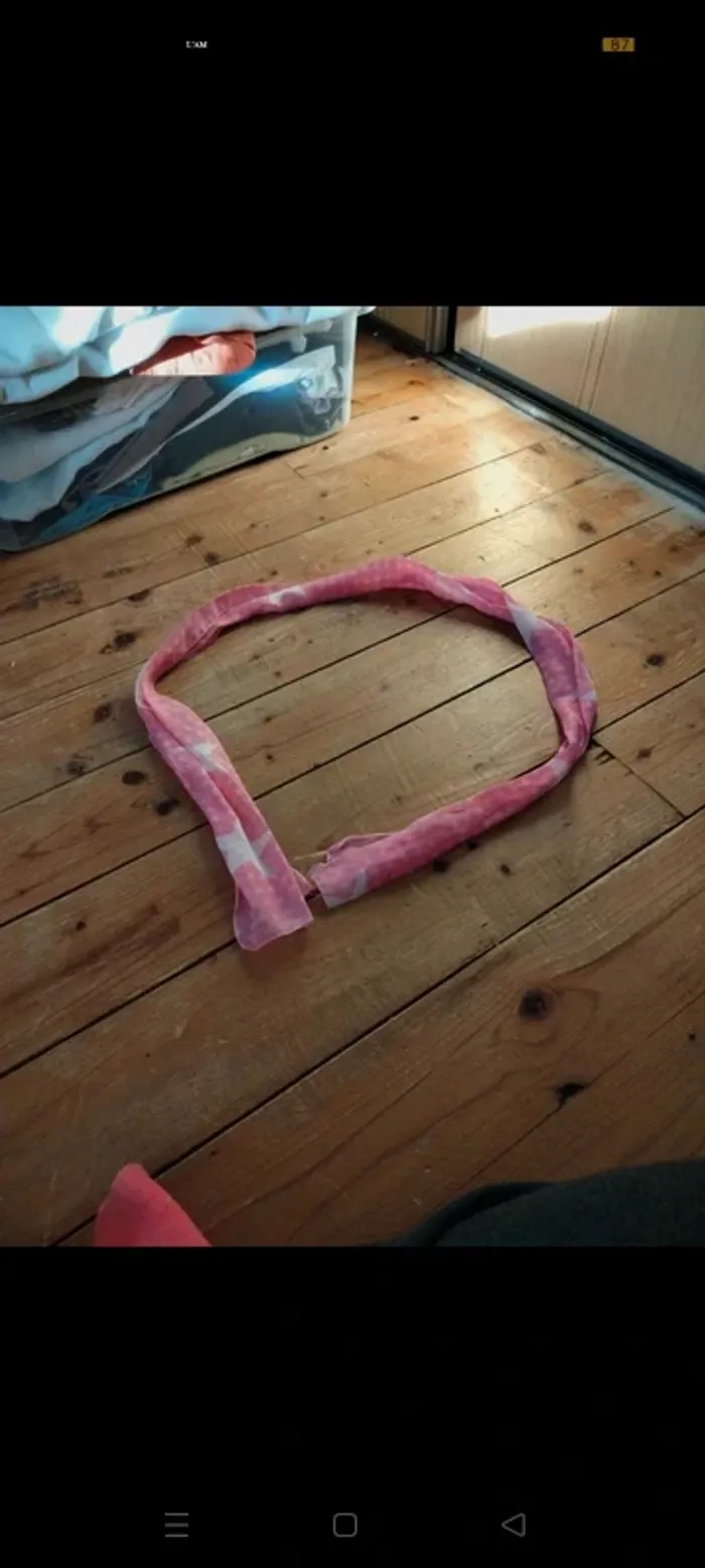 Foulard rose avec motif Étoile