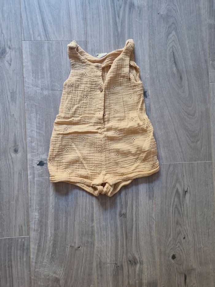 Combishort fille jaune motifs broderie gaze de coton T24mois TBE tape à l'œil