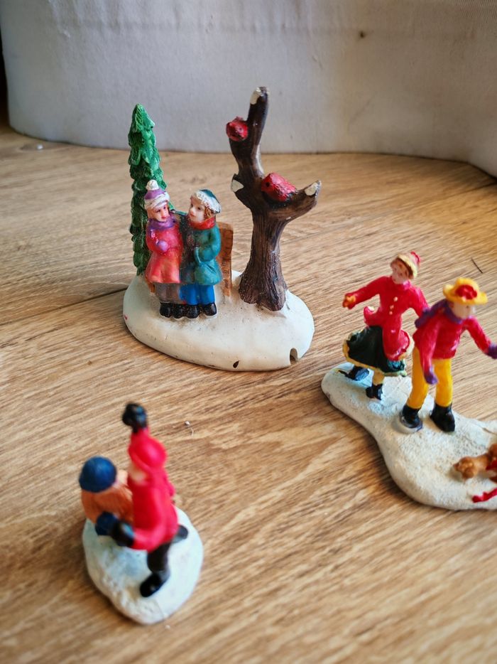 Figurines pour village de noel - photo numéro 5