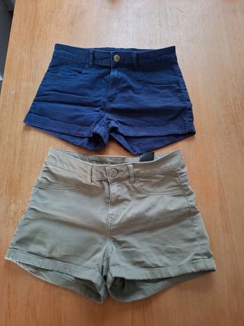 Lot shorts  court bleu marine et kaki H&M