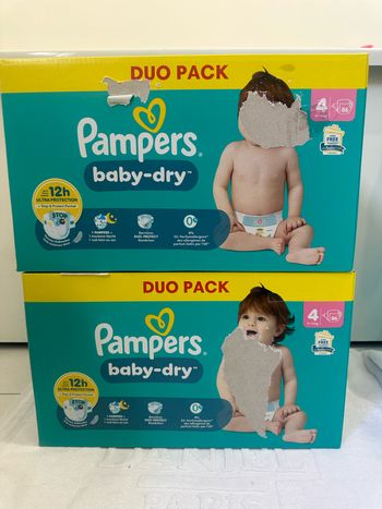 Lot de 2 cartons de couches Pampers T4