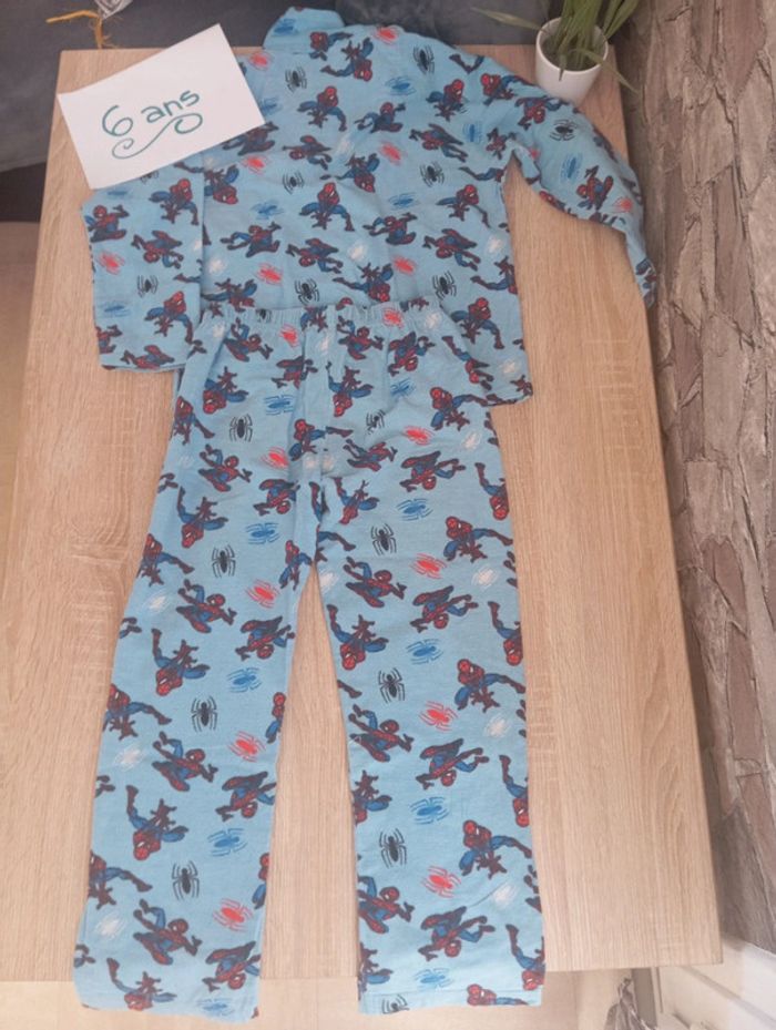 Pyjama spiderman deux pièces taille 6-8 ans - photo numéro 2