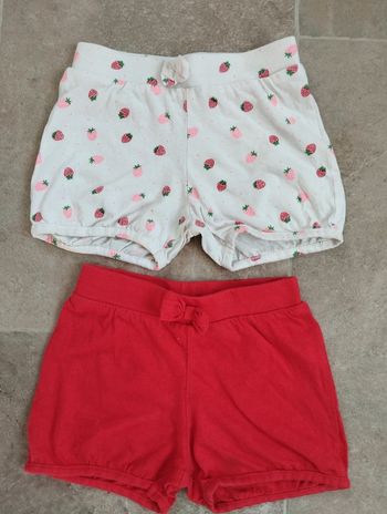 Lot 2 shorts fille 18 mois rouge et fraises