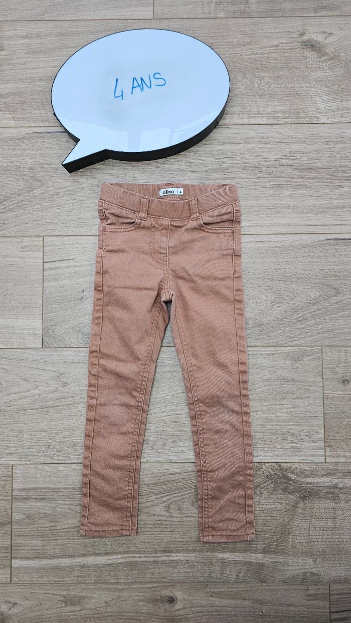 Pantalon 👧🏽 4ans